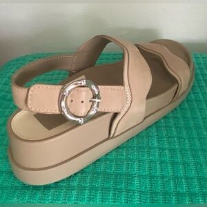 NEW.. DOLCE VITA PLATFORM SANDALS WITH SILVER BUCKLE